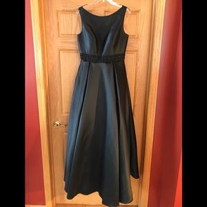Black Madison James Classic Formal Dress